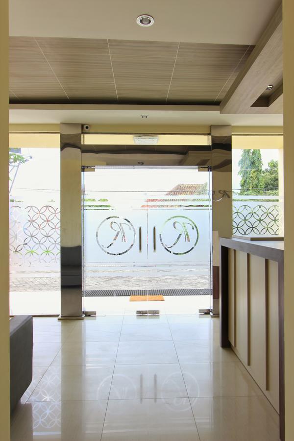Rivisha Hotel Maguwo Buitenkant foto